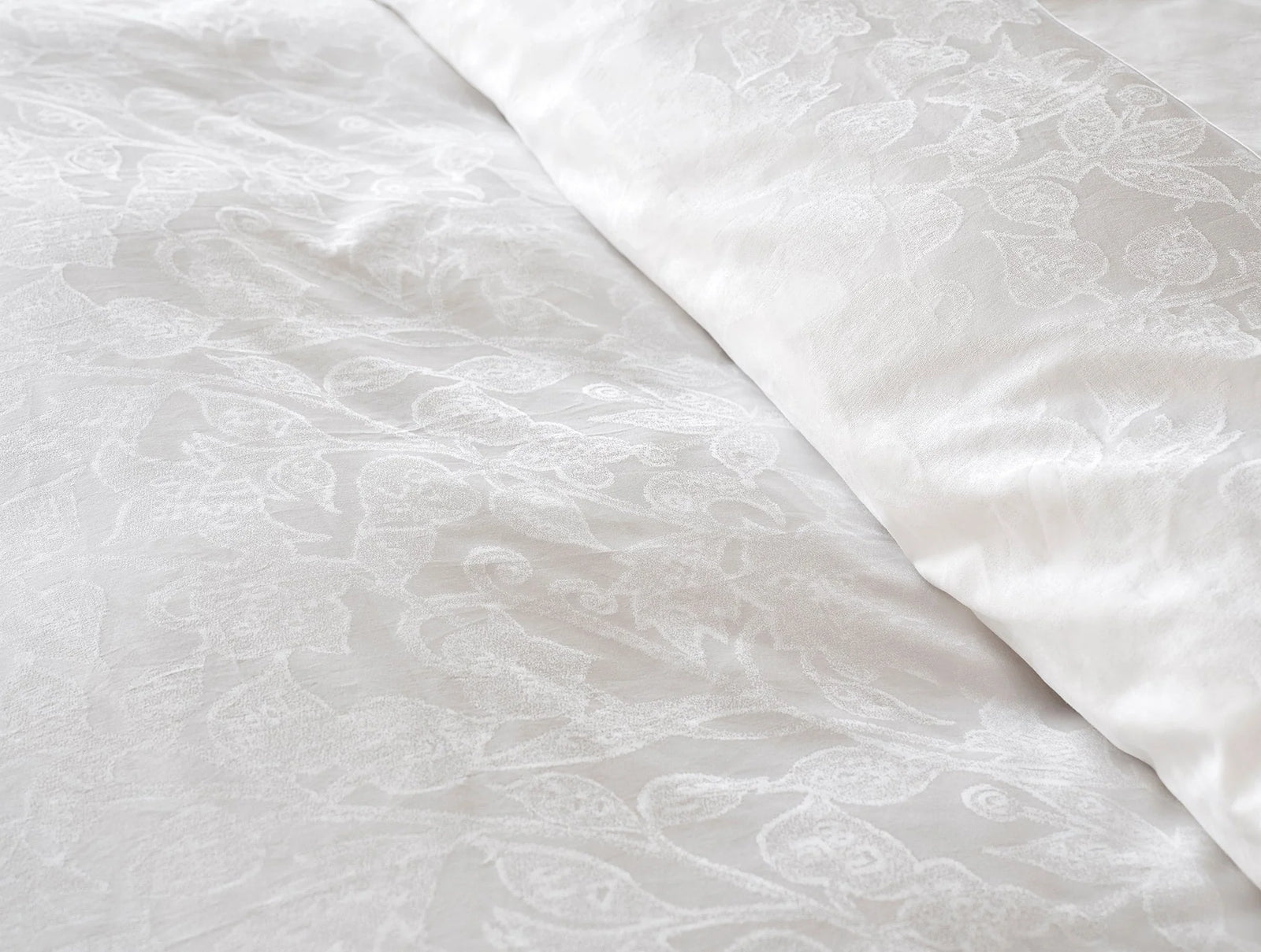 Coyuchi Full Queen Alpine White Heritage Organic Percale Jacquard Duvet Cover