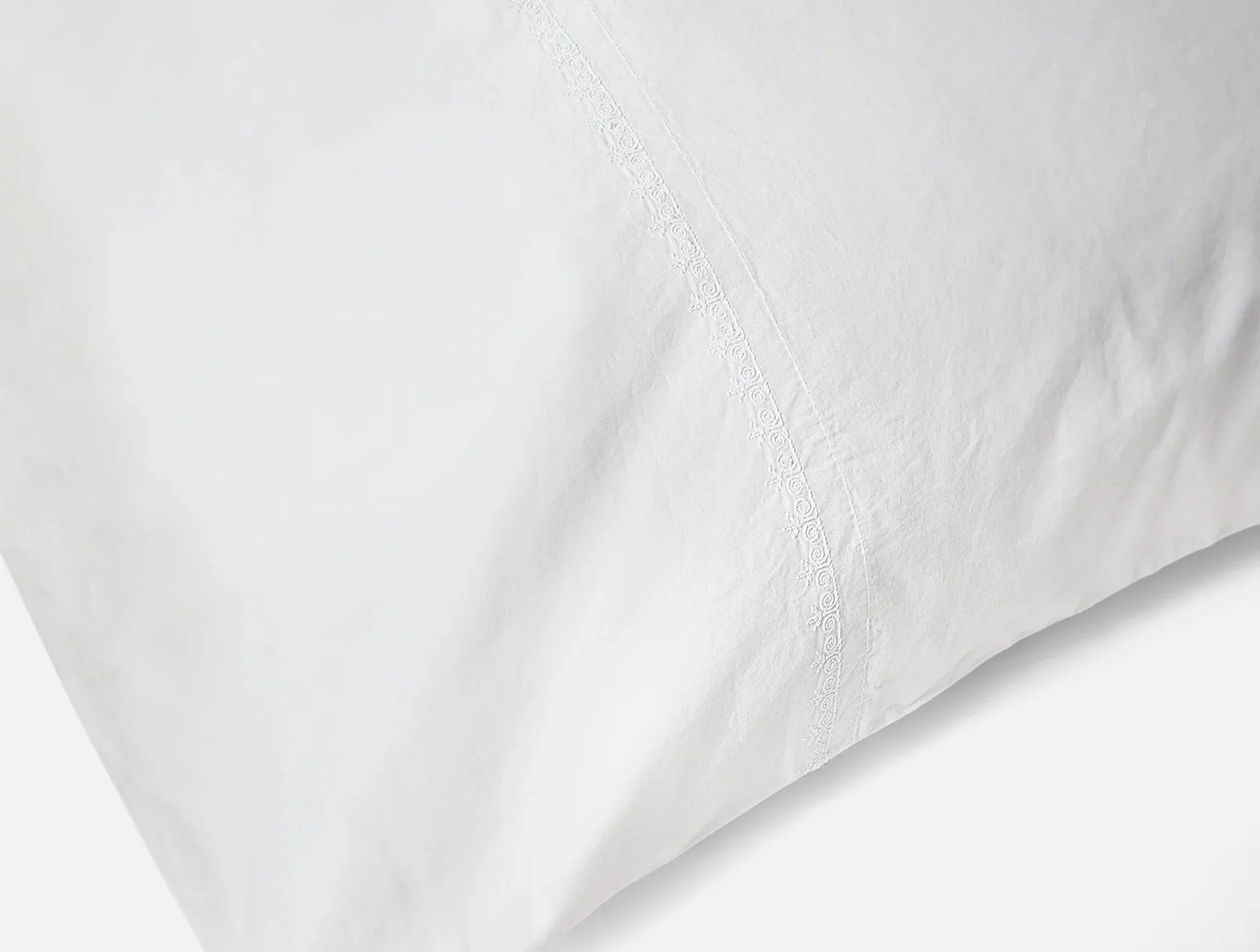 Coyuchi Pillowcase Set - King Alpine White Floret Embroidered Organic Percale Sheet Set