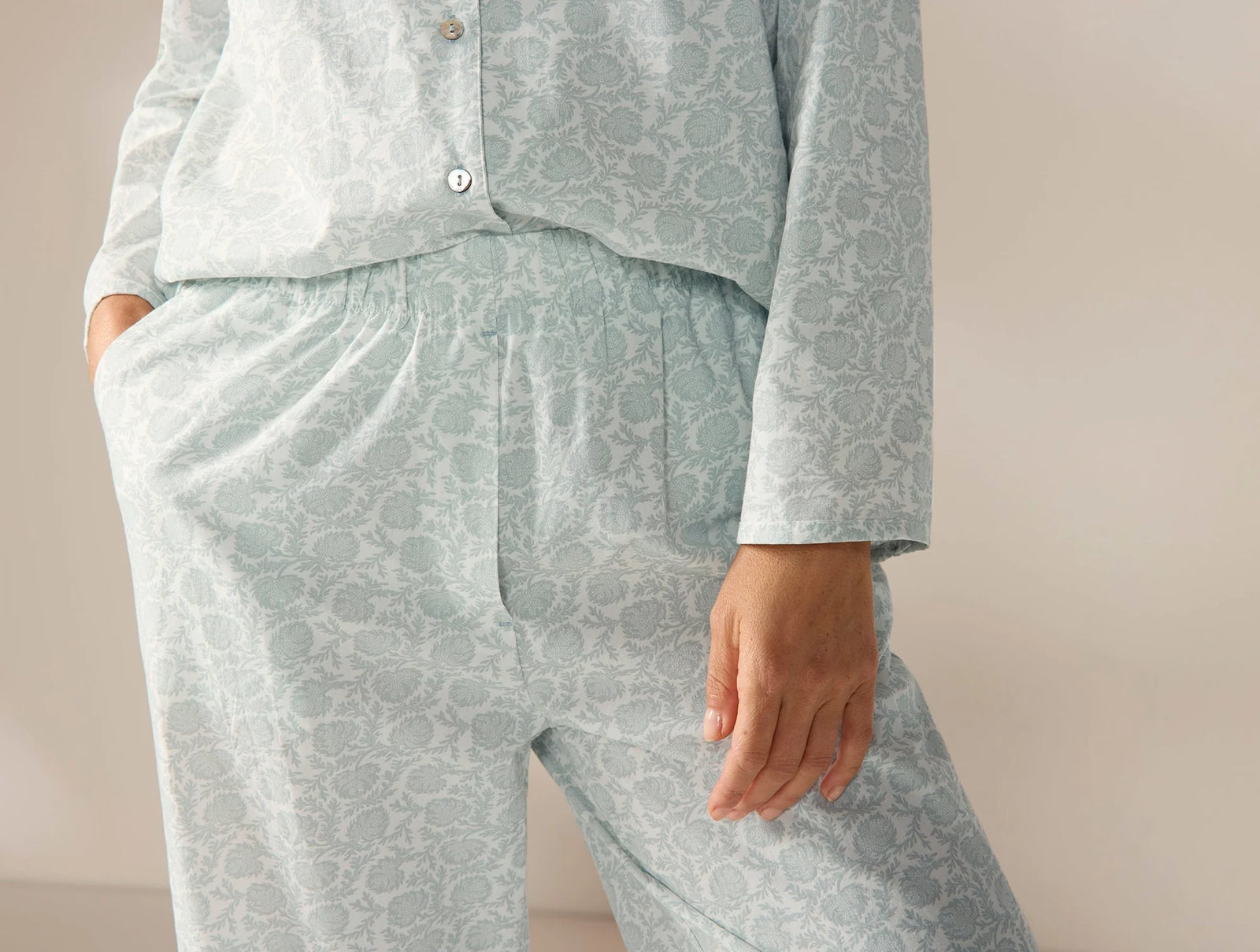 Coyuchi Small Dew Robles Women's Isla Organic Cotton Long Sleeve Pajama Set