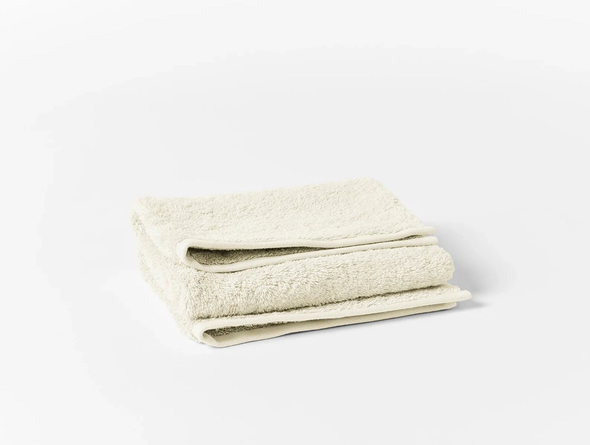 Coyuchi Hand Towel Undyed Cloud Loom Organic Towels &amp; Bath Mat