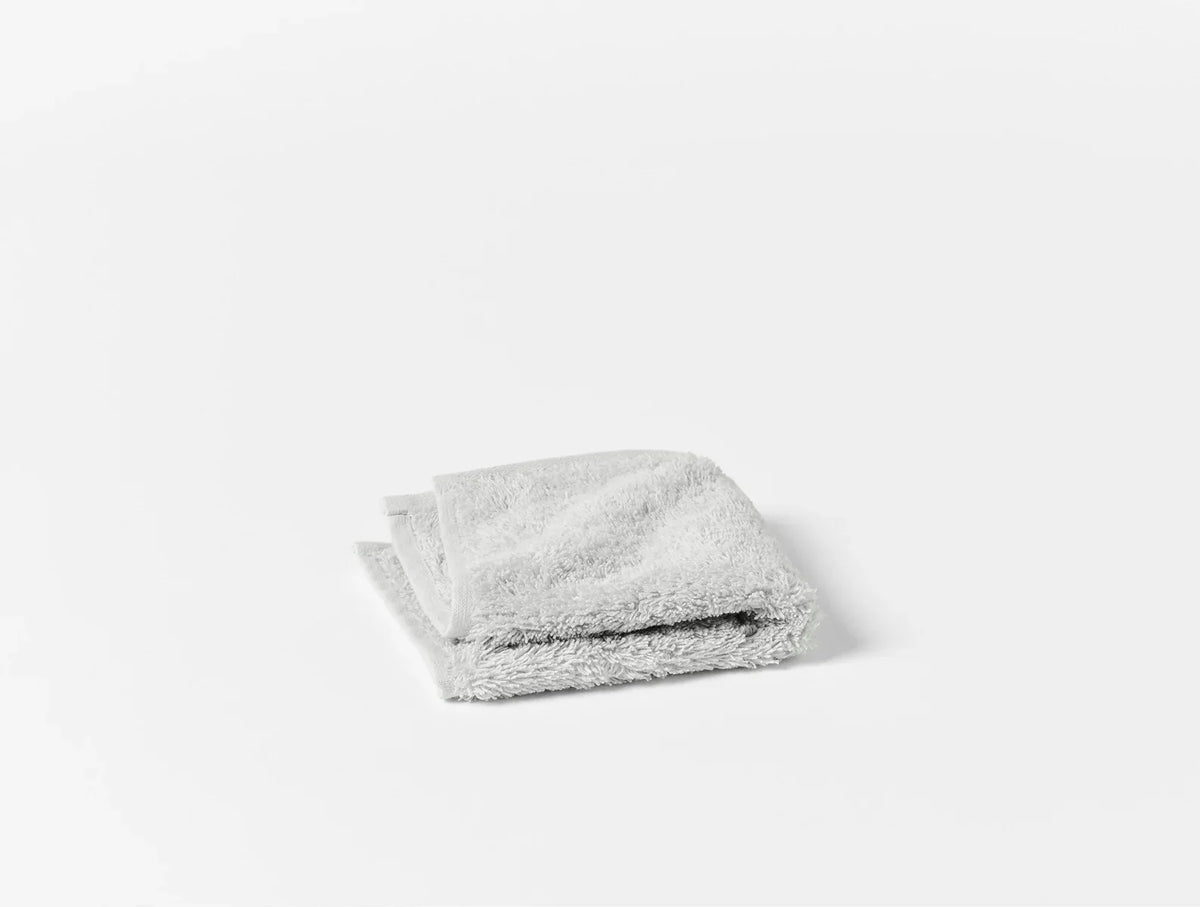 Coyuchi Wash Cloth Fog Cloud Loom Organic Towels &amp; Bath Mat